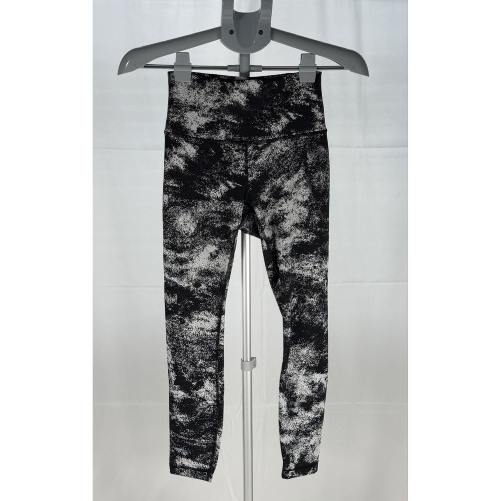 Lululemon Size 6 Women's Wunder Under High-Rise 25" Legging Black White